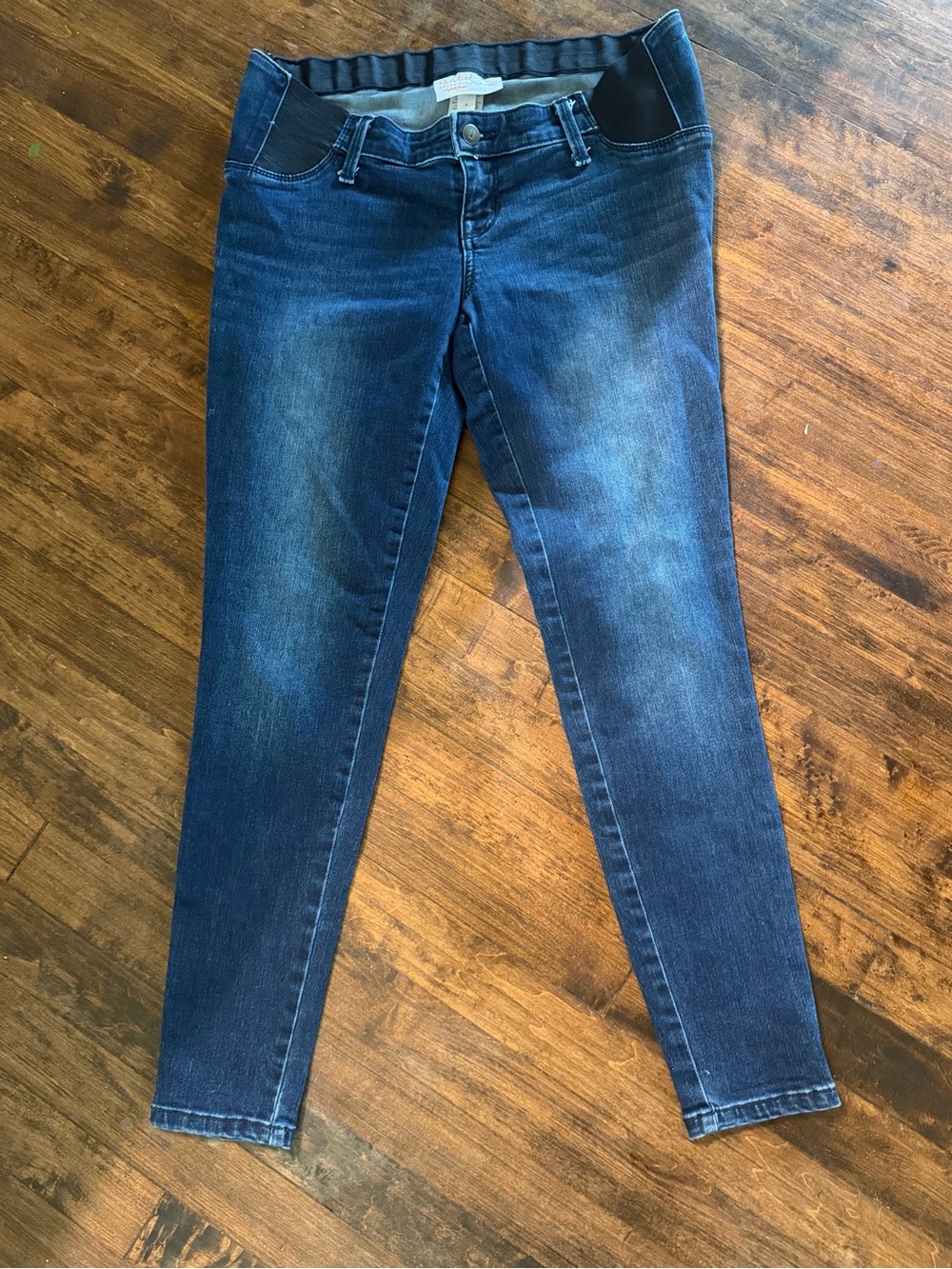 Isabel Maternity size 4 by Ingrid & Isabel Skinny Stretch Jegging Maternity Jean